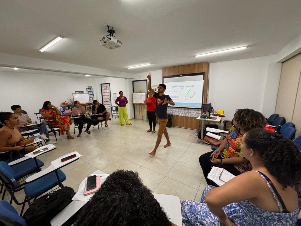 Capacitação: AAPPE promove formação profissional para tradutores e intérpretes de libras